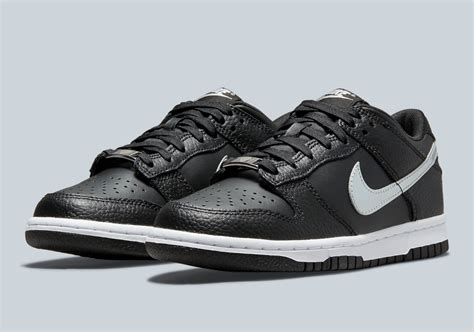 nike black dunks.